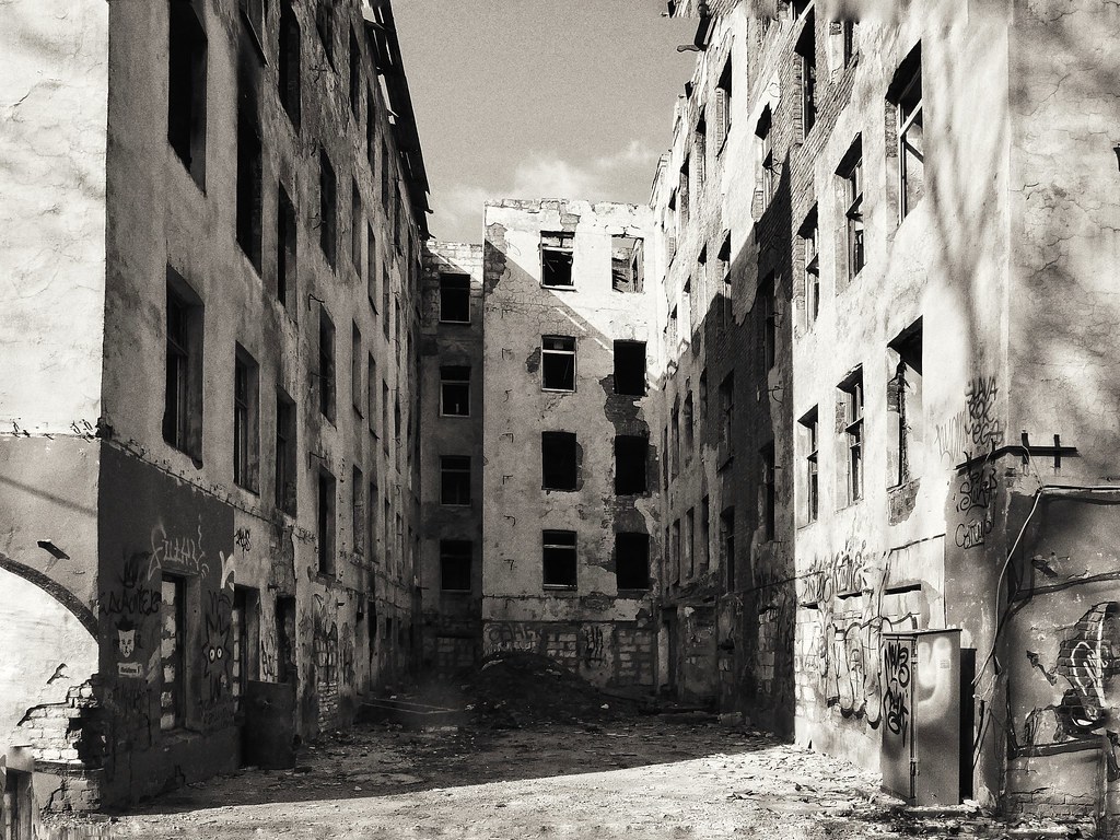 St. Petersburg. The old abandoned factory_3