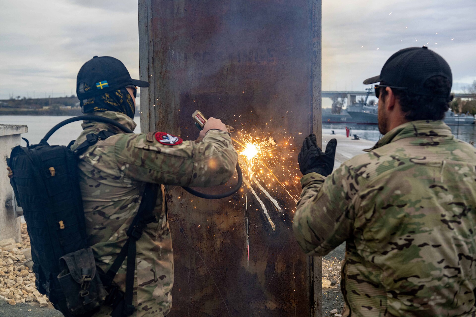 Naval Special Warfare breacher training 02